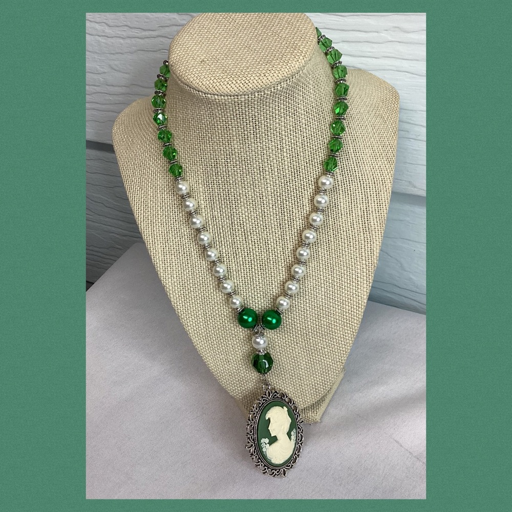Elegant Green and Silver Cameo Necklace